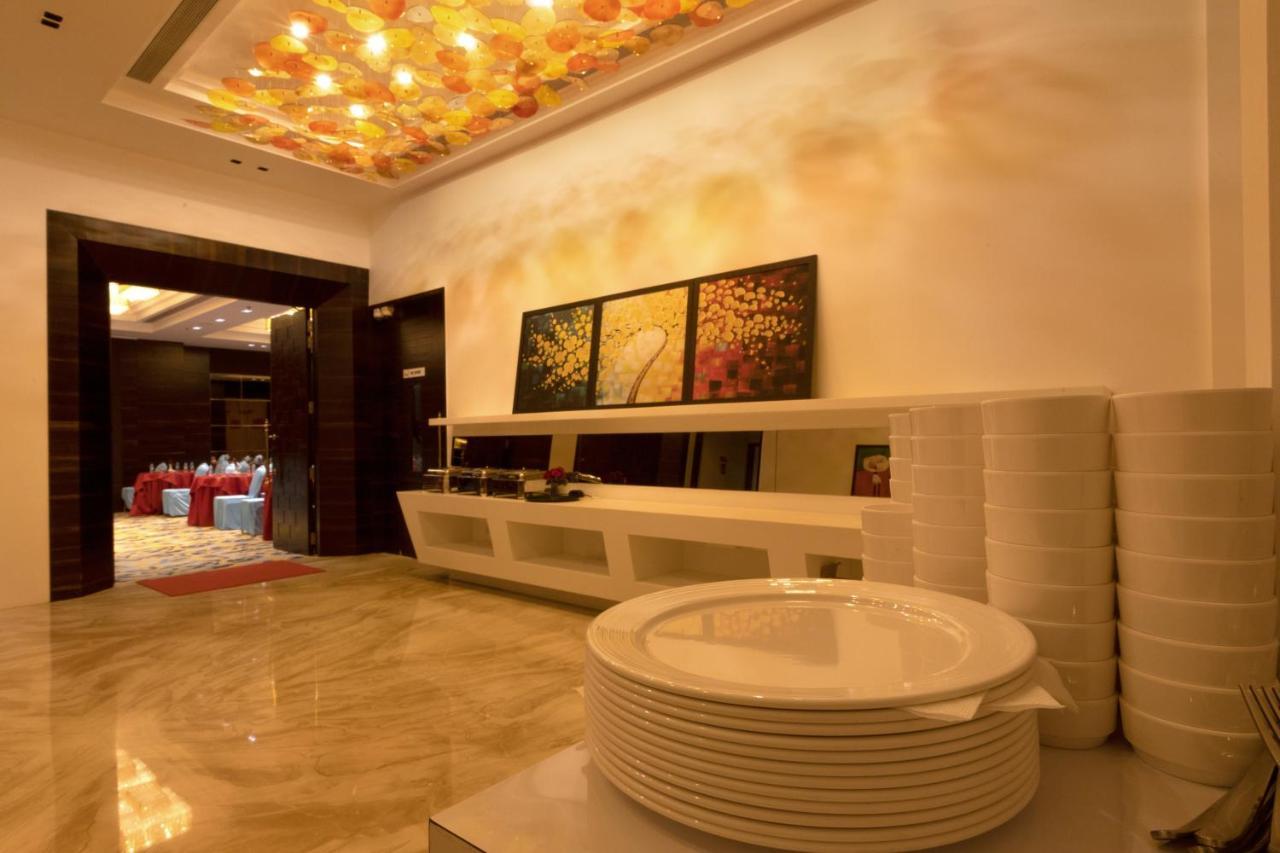 Hotel Mbc Citadel Nashik Zewnętrze zdjęcie